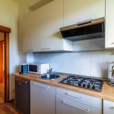 Bellavista Flat - The House Of Travelers קומו
